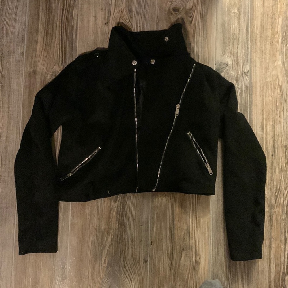 Cropped Black Jacket